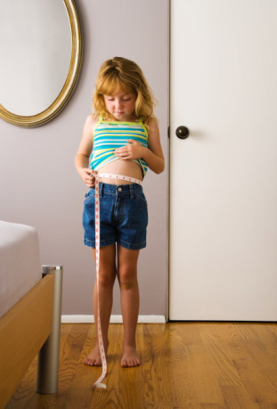 Battling Body Image :: Guiding Your Daughter Through the Middle