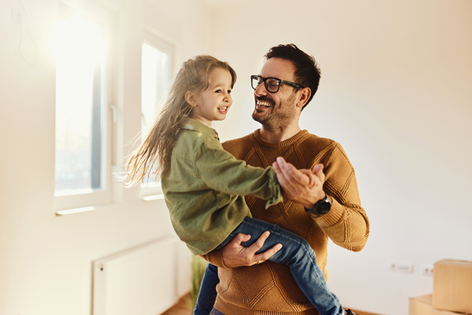 GettyImages-1457991543-668px Psychiatrist with client