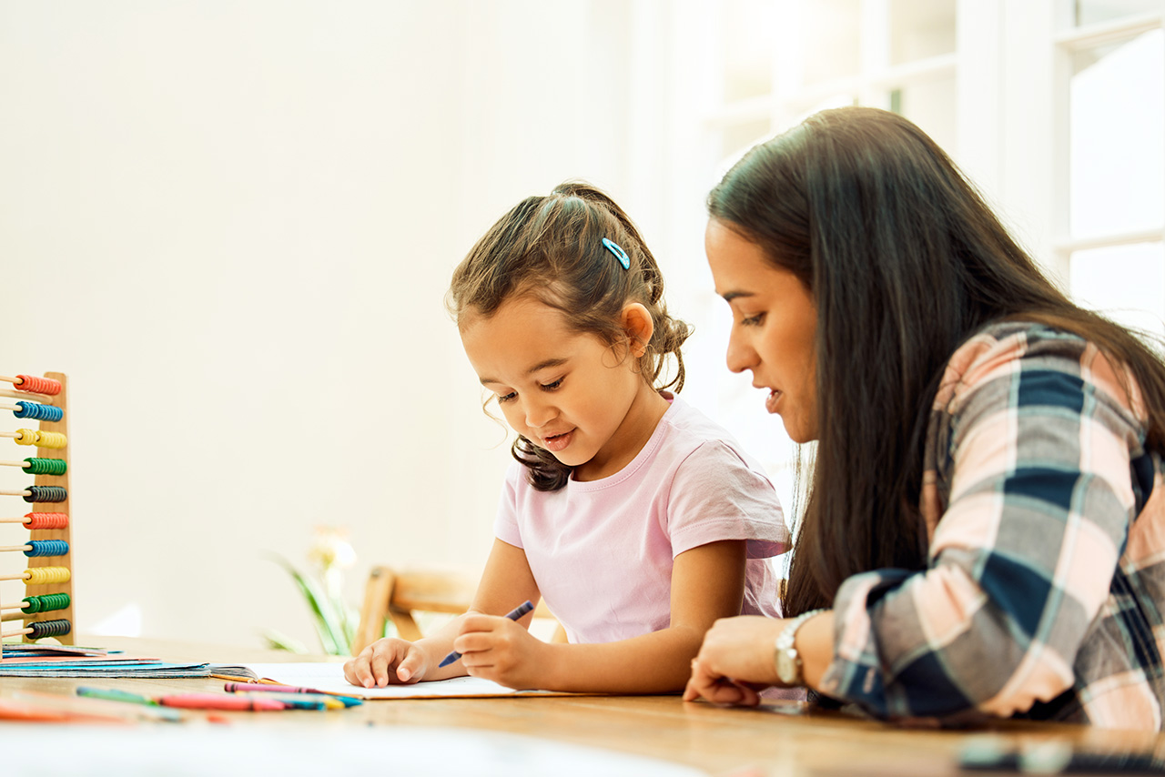 GettyImages-1371935475-1280px mother and daughter